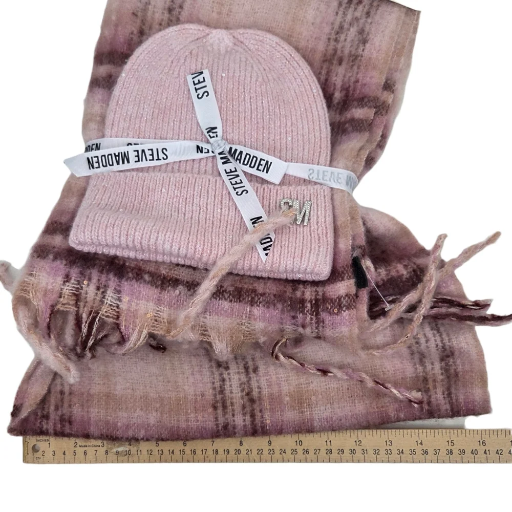 Steve Madden Plaid Fringe Scarf And Beanie Gift Set NEW Pink Beige Cabincore